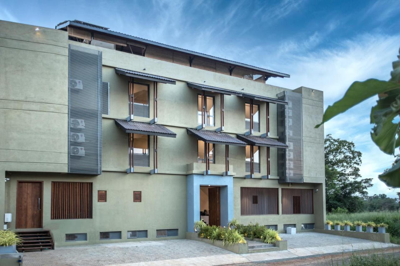 Earls Rajarata Hotel Anuradhapura Exterior foto