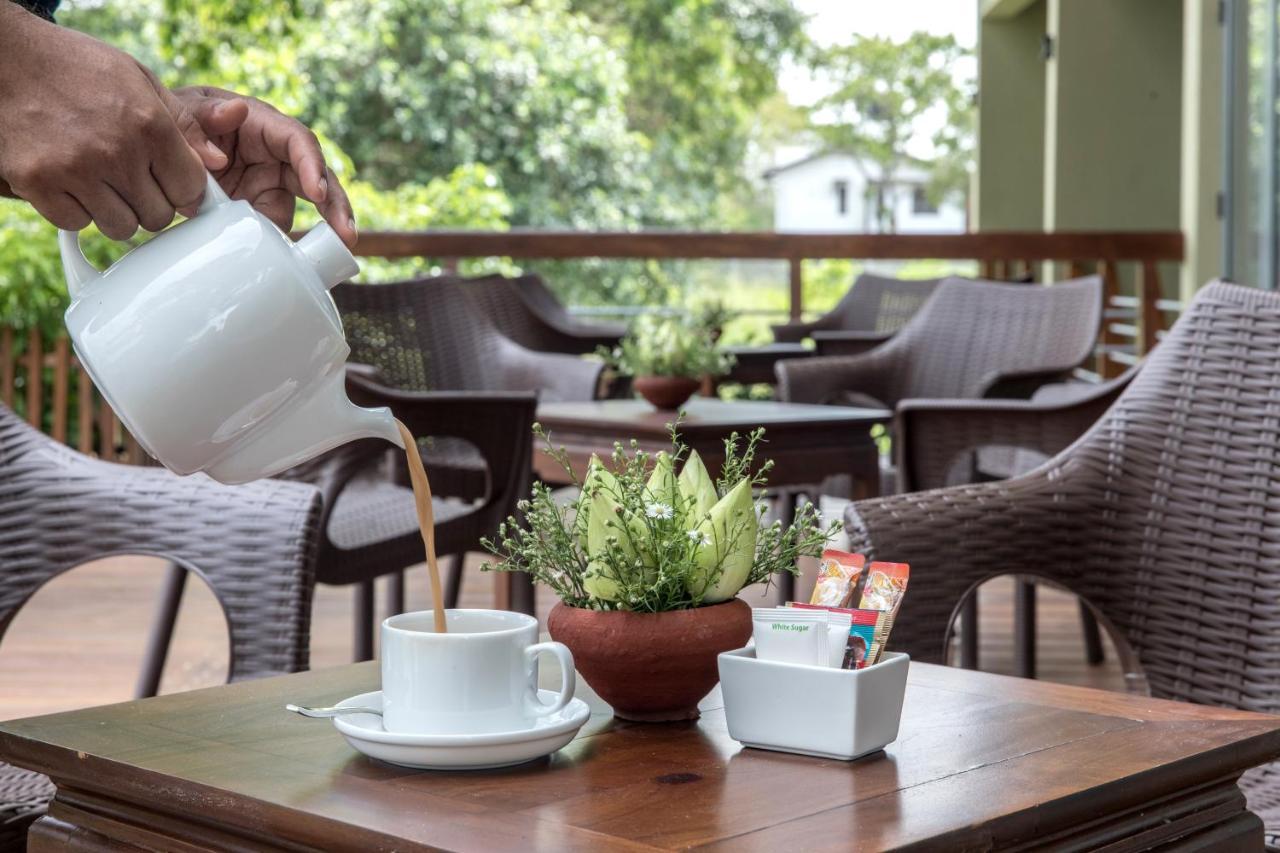 Earls Rajarata Hotel Anuradhapura Exterior foto